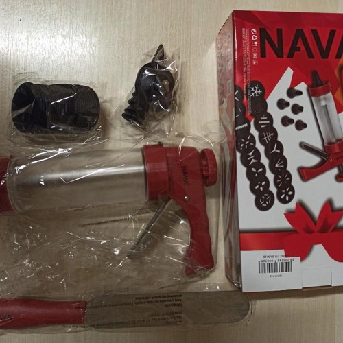 Nava biscuit maker set of 24 pieces new with stainless plunger and spatula