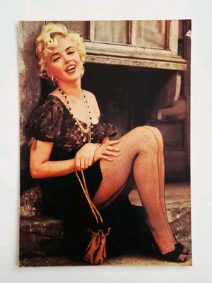 Marilyn Monroe Post Card like new