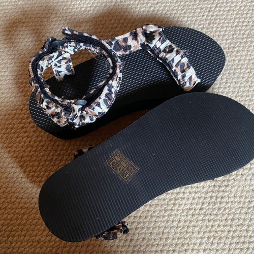 Leopard sandals new, size 38, black and multicolor