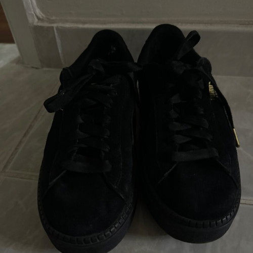 Puma Suede shoes like new, black, size 39, athletic