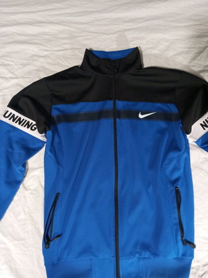 Nike jacket like new, black and blue, size M