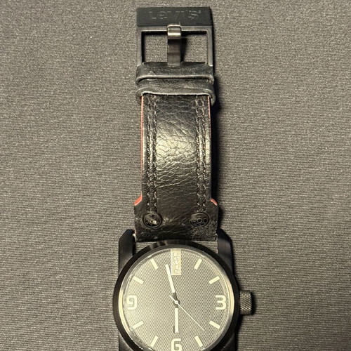 Levi's men's watch genuine leather like new, black