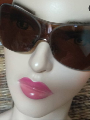 Oakley γυαλιά ηλίου σαν καινούργια, πολύ ελαφριά, ιδανικά για σπορ