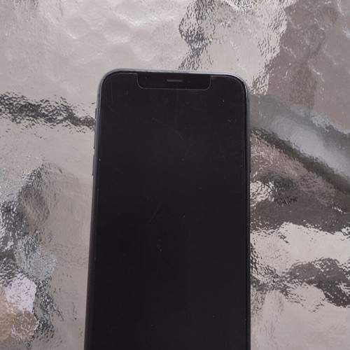 iPhone 11 used with 3 cases, black, 64GB, dual SIM