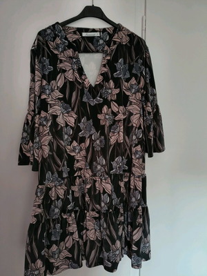 Innocent dress like new, velvet floral multicolor