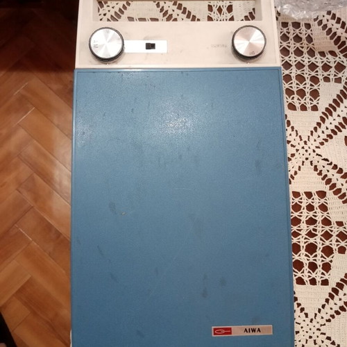 Aiwa P177 portable turntable with AM radio vintage, used