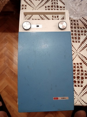 Aiwa P177 portable turntable with AM radio vintage, used