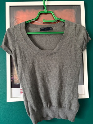 Zara knitted shirt size S like new, gray