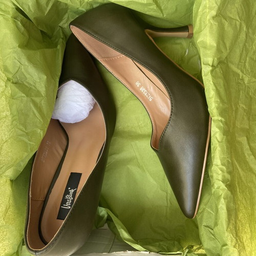 Pumps khaki, new, size 38