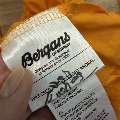 Bergans of Norway Cecilie Microlight Anorak 2025 jacket, like new, size M, yellow