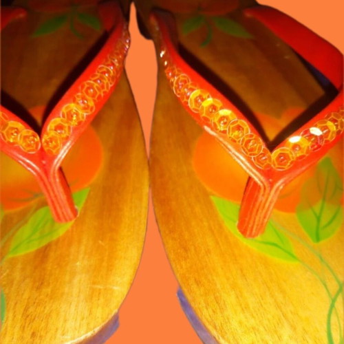 Migato flip flops size 36 new, orange with wooden painted sole and sequins