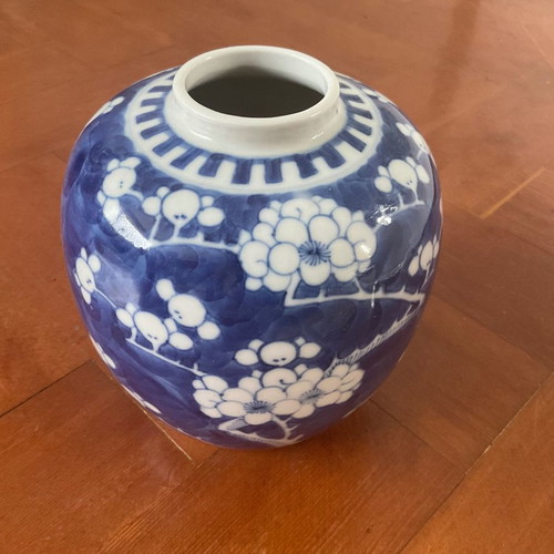 Chinese vase antique in excellent condition