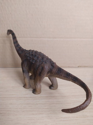 Фигура на динозавър Saltasaurus 24 см Schleich като нова