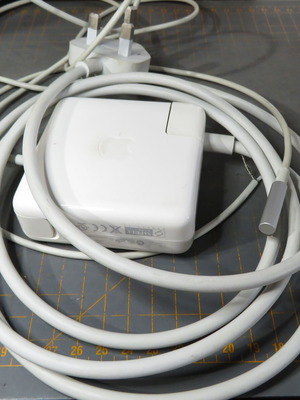 Apple 85W MagSafe Power Adapter μεταχειρισμένο, για επισκευή, κομμένο καλώδιο
