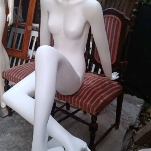 Mannequin doll for display or sewing new
