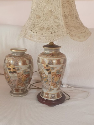 Satsuma table lamp set like new with vase