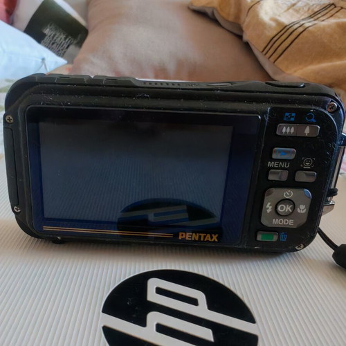 Pentax Optio W90 waterproof camera 12.1 MP with case and memory card