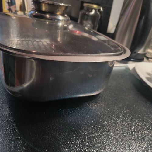 Rectangular oven baking tray with glass lid and rack like new