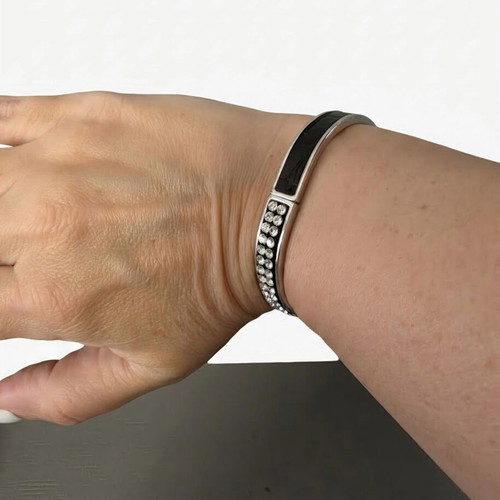 Swarovski bracelet with crystals and black leather like new
