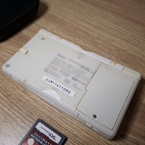 Nintendo DS Lite White like new with case and charger