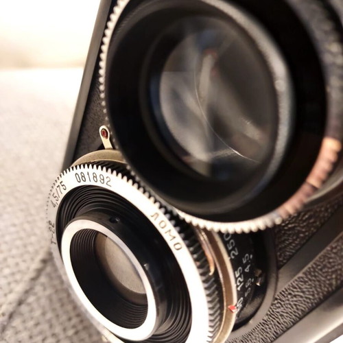 Lubitel 2 LOMO twin lens reflex camera mint condition