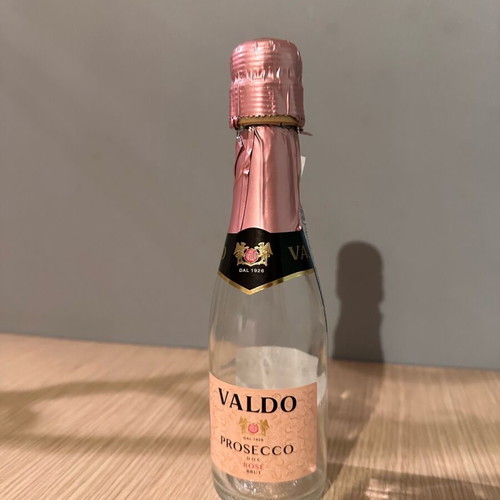 Prosecco bottle like new