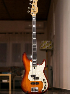 Μπάσο Sire Marcus Miller PJ σαν καινούργιο