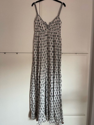 Star Mela boho maxi dress used, size small, white