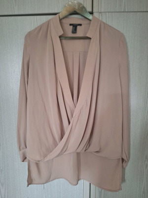 Дамска риза Forever 21 бежова размер medium като нова без копчета