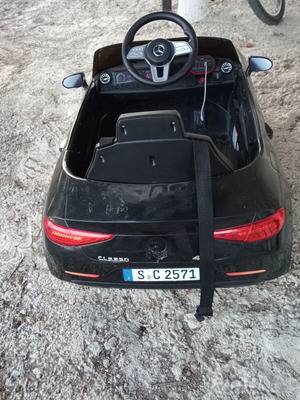 Mercedes electric toy car like new