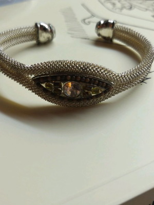 Bracelet used, fits all sizes
