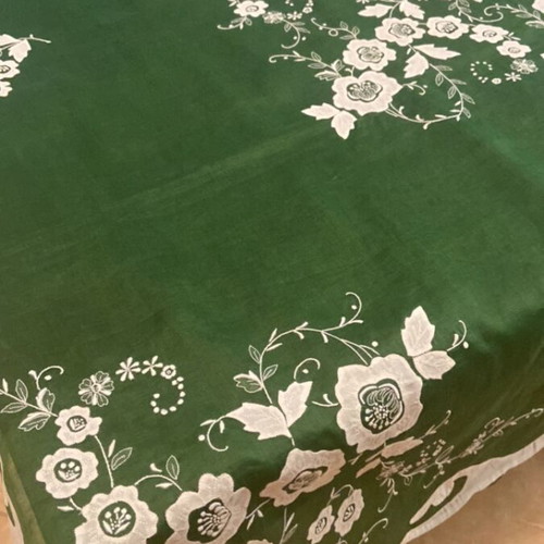 Silk Tablecloth emerald green 1.75x1.30 m set with 6 napkins like new