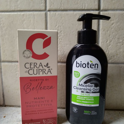 Hand cream and detox facial cleanser set new