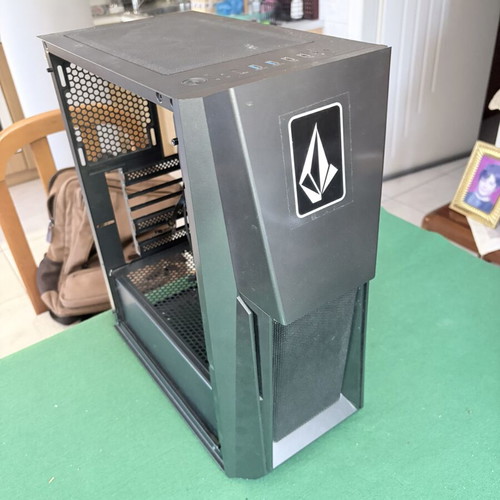 PC case midi tower with glass side panel