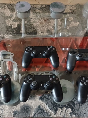 Χειριστήρια PS4 σαν καινούργια για PlayStation 4