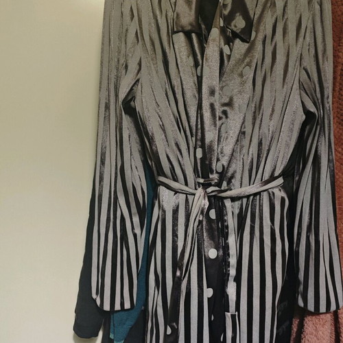 Women’s robe onesize used, lightweight