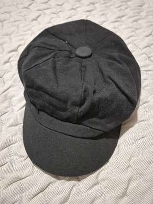 Black cap like new, size 54, autumn style