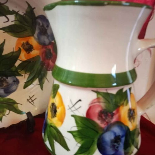 Hand-painted lavomano in beautiful colors like new