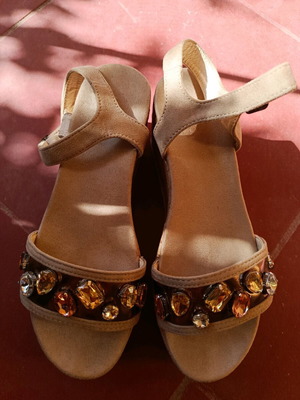 Migato summer platform sandals like new, beige and gold