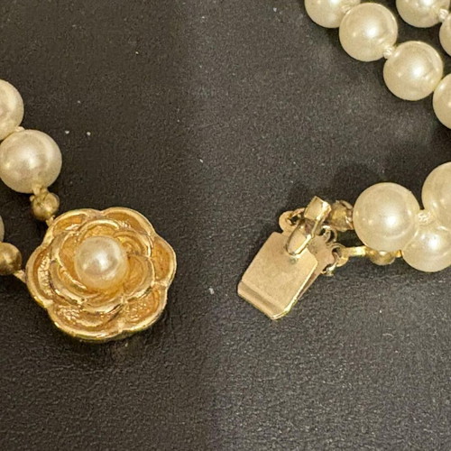 Women's pearl necklace like new, beige and gold