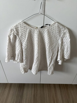 Zara white perforated blouse like new, summer style