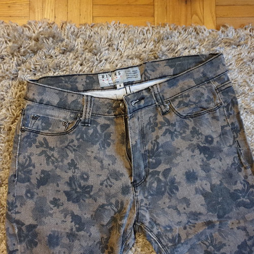 Floral jeans, top and necklace like new set