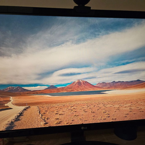 22'' Full HD IPS LED Monitor like new