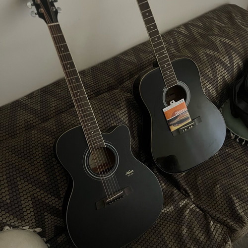 Acoustic guitars like new with cases, left and right handed