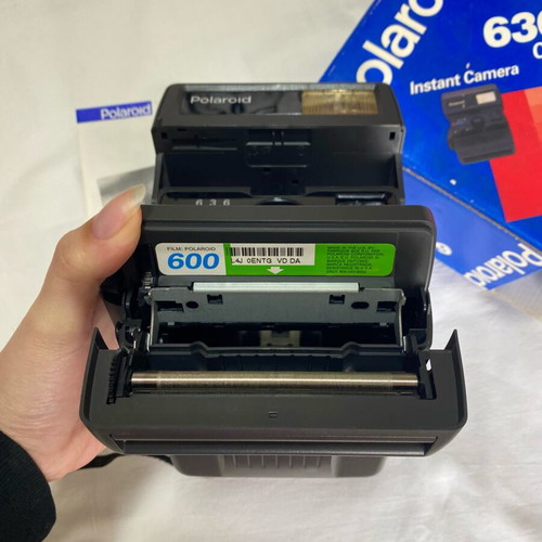 Polaroid 636 Closeup instant camera like new