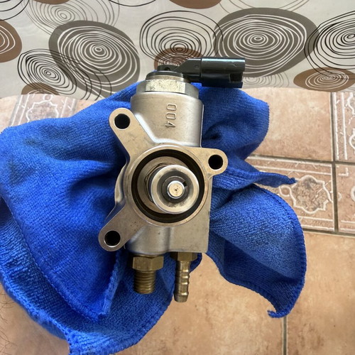 High-Pressure Fuel Pump VW Audi Seat Skoda 03C127025T 1.4 TSI used