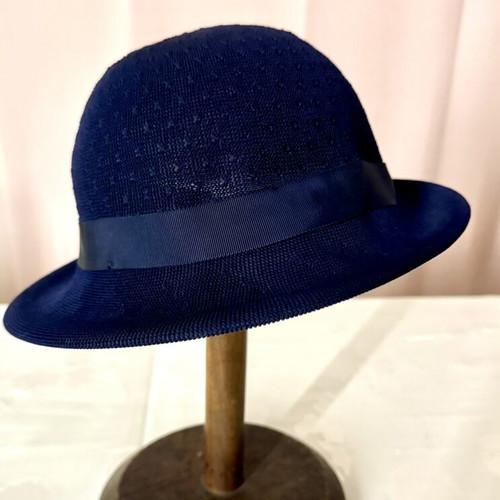 Kangol vintage women's hat made in England, like new, navy blue, size S