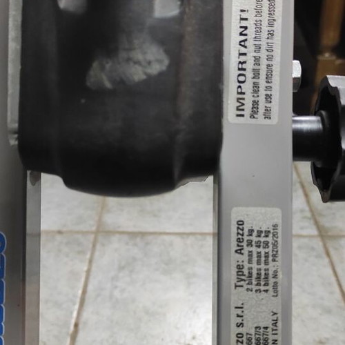 Bicycle Rack for Tow Bar like new, holds four bikes