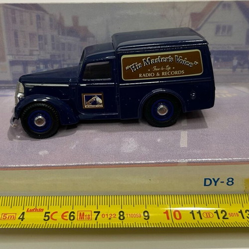 Matchbox 1990 The Dinky Collection DY8-B 1948 Commer 8 CWT Van scale 1:43 new