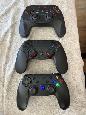 Controllers for PC, Android, iOS, PlayStation used, minor defects